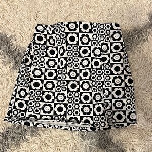 Black and White Patterned Girls Skirt